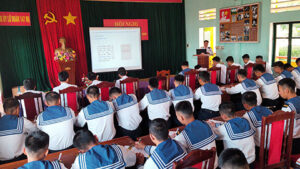 Lữ đoàn 147 Hải quân tổ chức bồi dưỡng lý luận chính trị lớp đối tượng kết nạp Đảng năm 2020