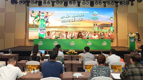 Phan Văn Đức tham gia Lễ hội Bóng đá biển Huda 2022 
