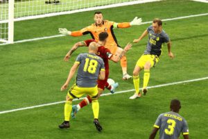 Zaniolo ghi bàn duy nhất giúp Roma vô địch Europa Conference League